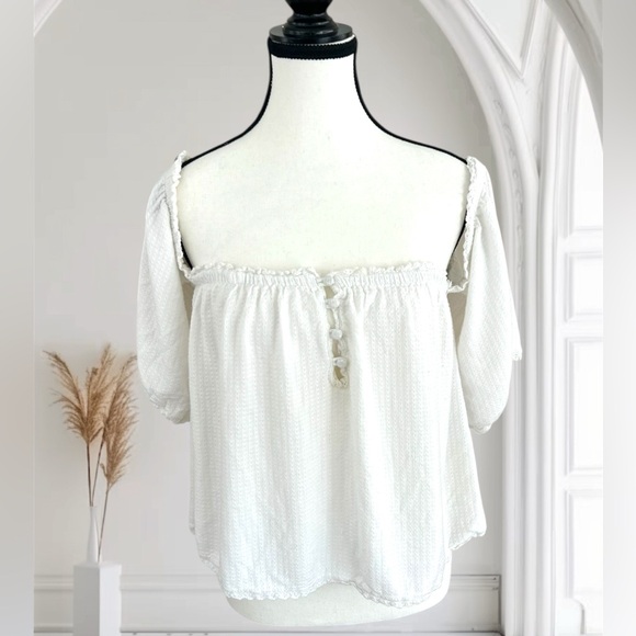 O'Neill White Smocked Short Sleeve Blouse - Picture 2 of 11